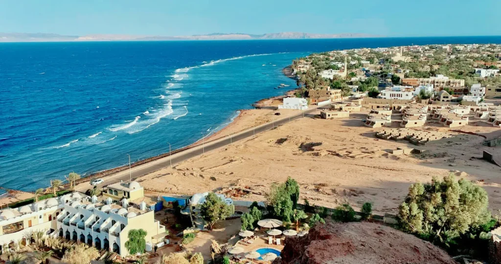 Dahab Égypte 2026: Guide du Backpacker Avisé