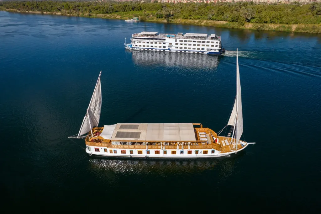 Sandal vs Dahabiya vs Bateau Moteur: Le Comparatif Complet du Nil