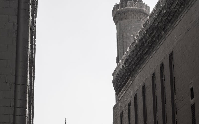 Mezquita Sultan Hassan en El Cairo (1356), obra maestra de la arquitectura mameluca