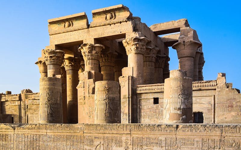 El templo doble de Kom Ombo dedicado a Sobek y Haroeris a orillas del Nilo