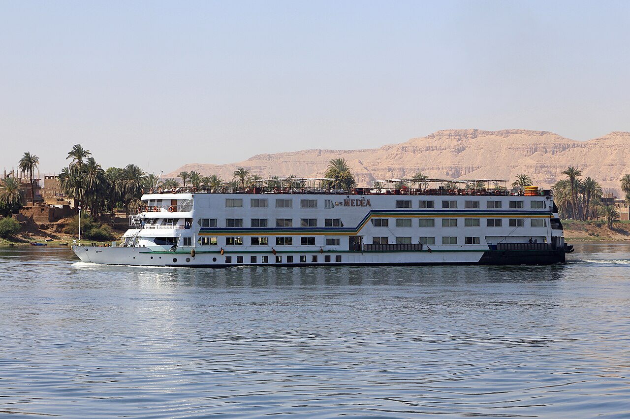 Trámites, horarios y mar: la logística de una escala en Egipto