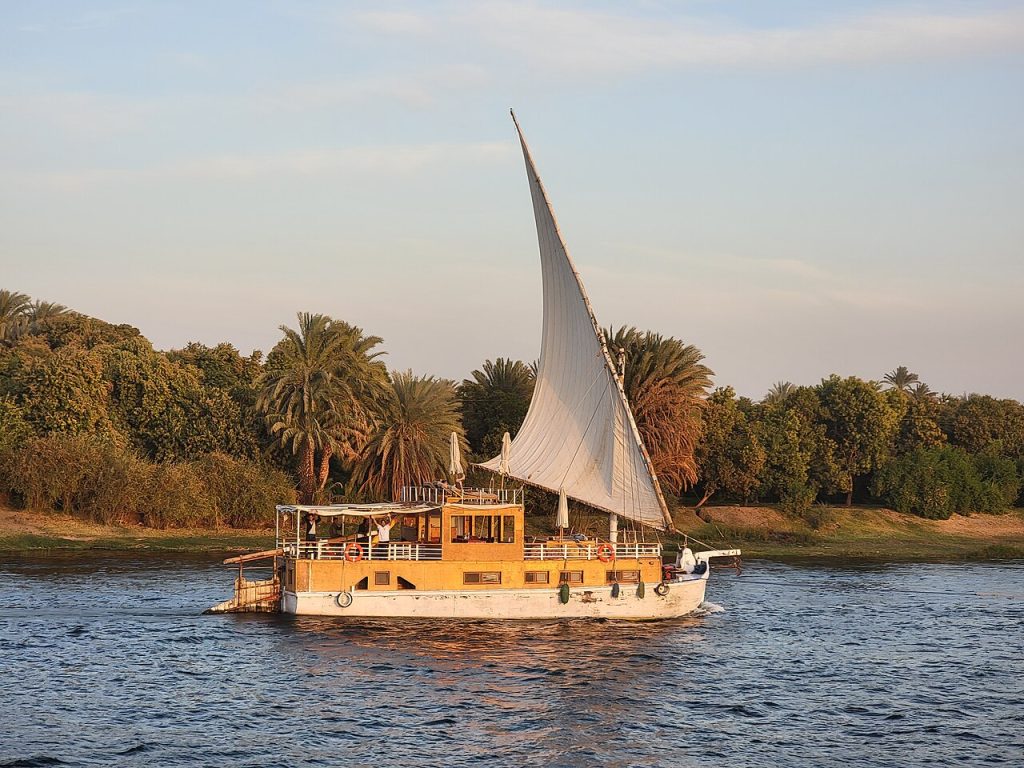 Dahabiya bateau traditionnel sur le Nil