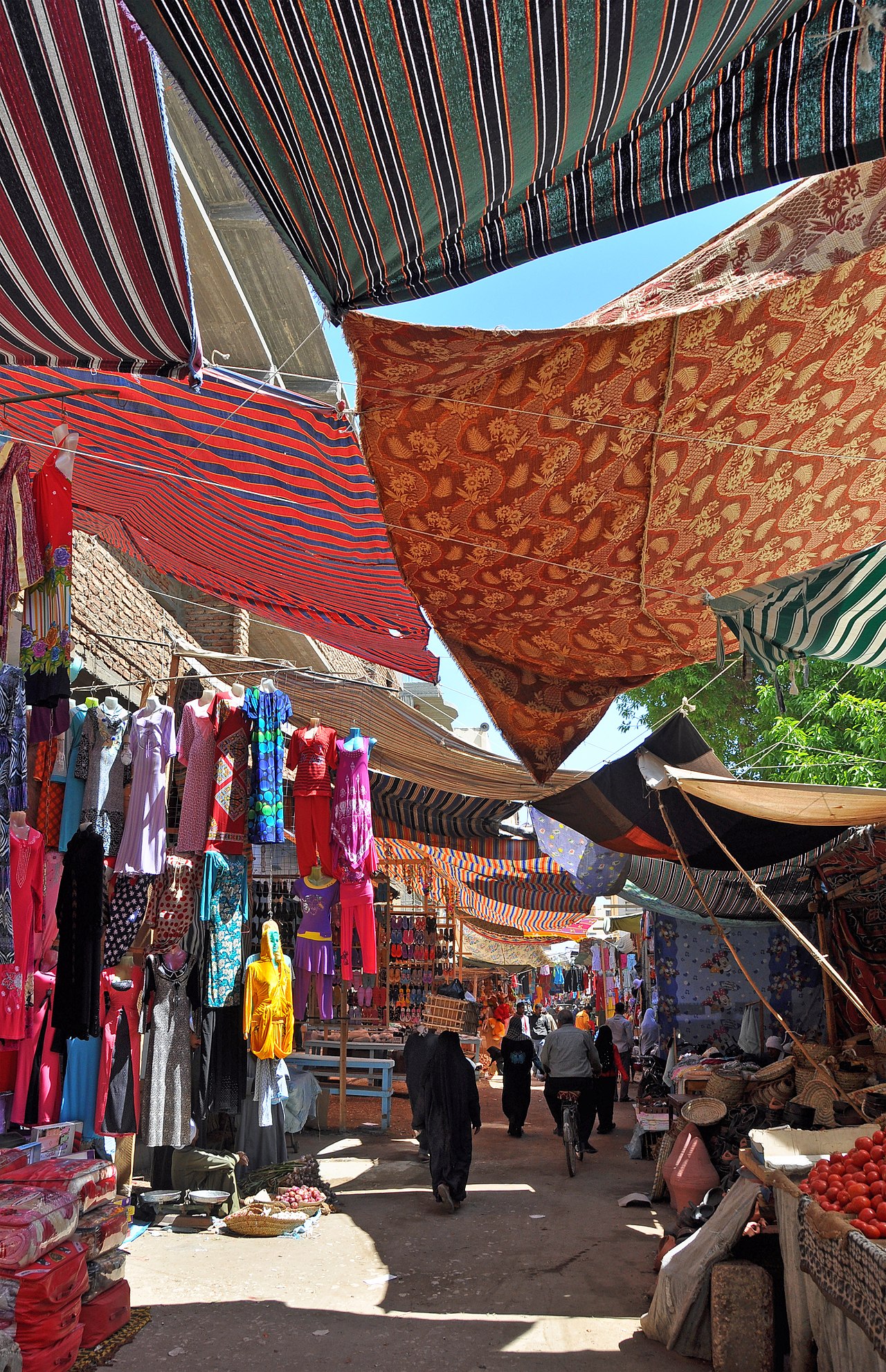 El zoco y mercado tradicional de Luxor