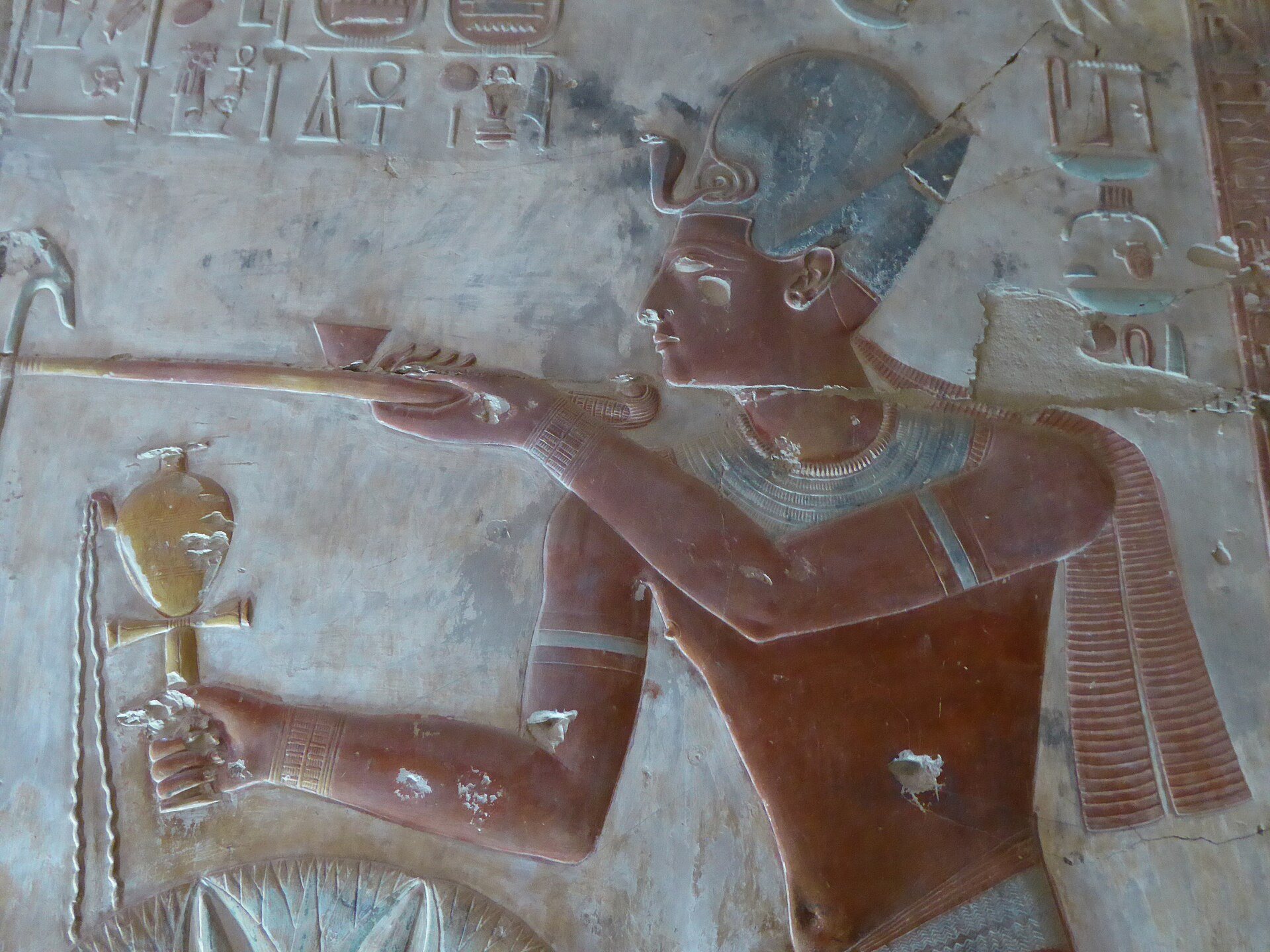 Relieve policromado de Seti I en su templo de Abydos (foto: Aidan McRae Thomson, CC BY-SA 2.0)
