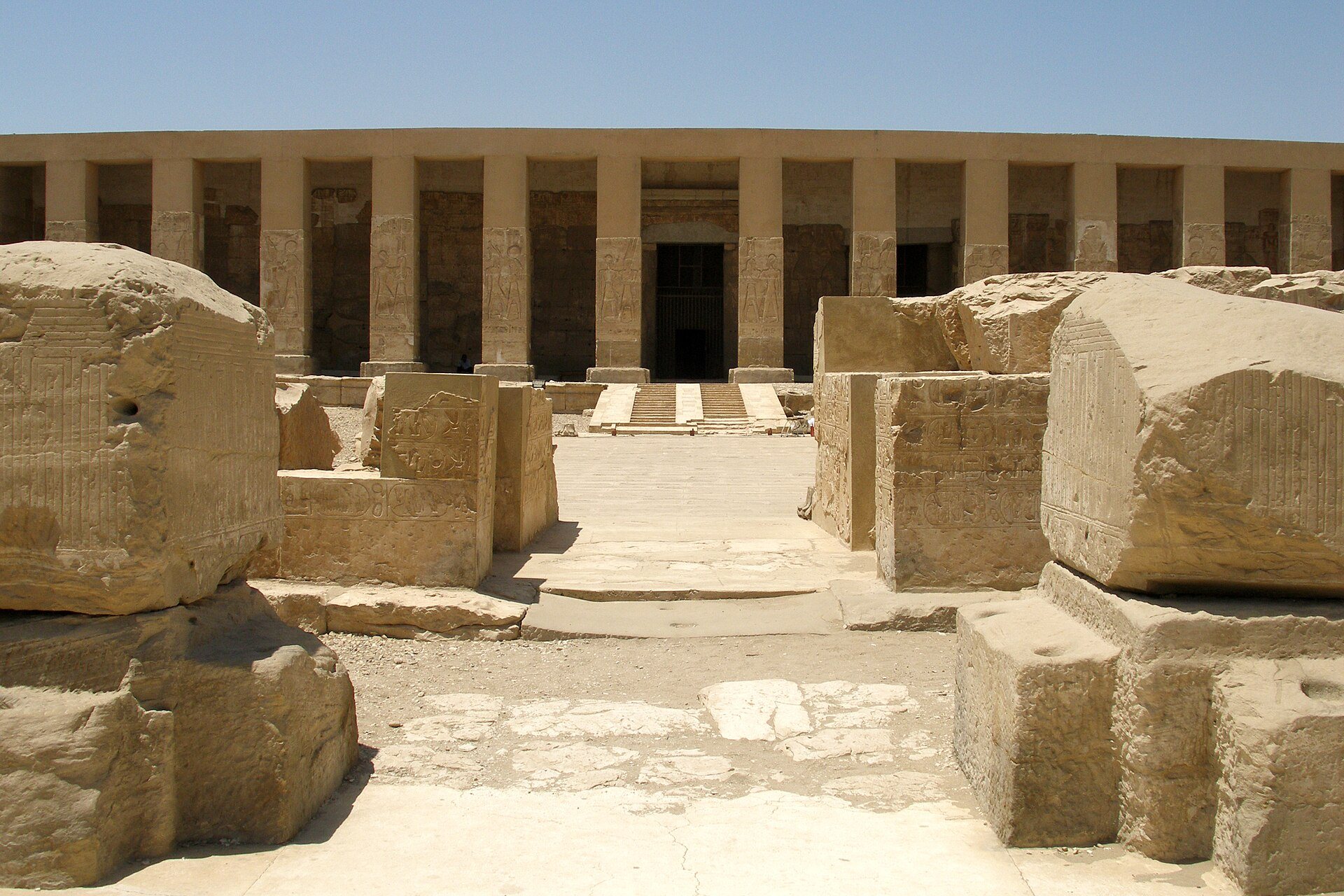 El templo de Seti I en Abydos (foto: Vyacheslav Argenberg, CC BY 4.0)